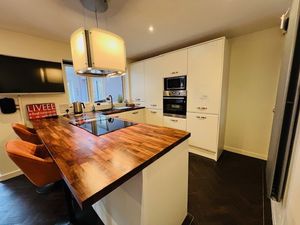 Photo 26- click for photo gallery